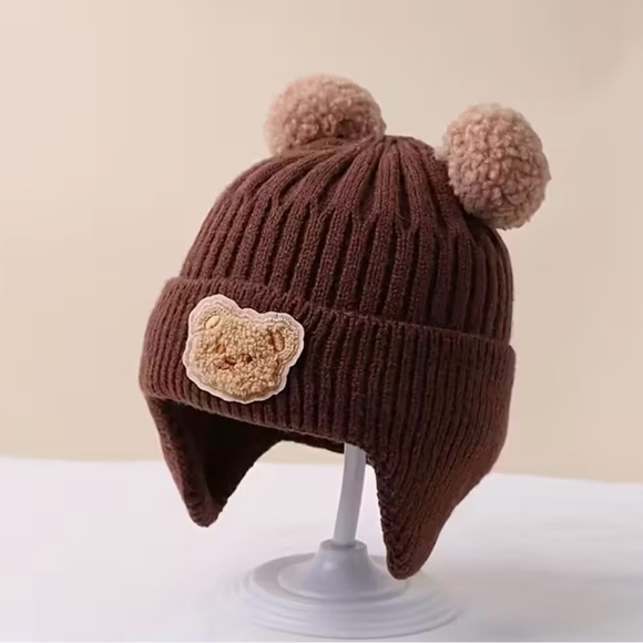 Adorable Bear Knit Hat for Babies - Picture 3 of 4